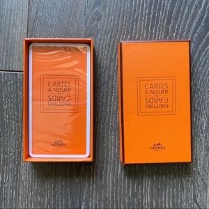 Hermès knotting cards